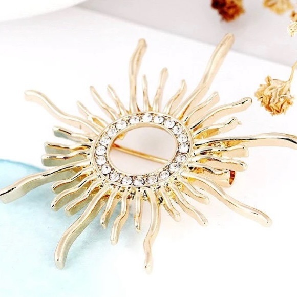 🔥2/$20 Sun Brooch Rhinestone Sun pin - Picture 3 of 8